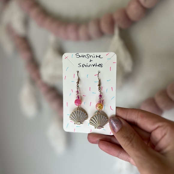 🏖️💗🐚 seashell ocean mermaid themed earrings style Handmade - Picture 4 of 4